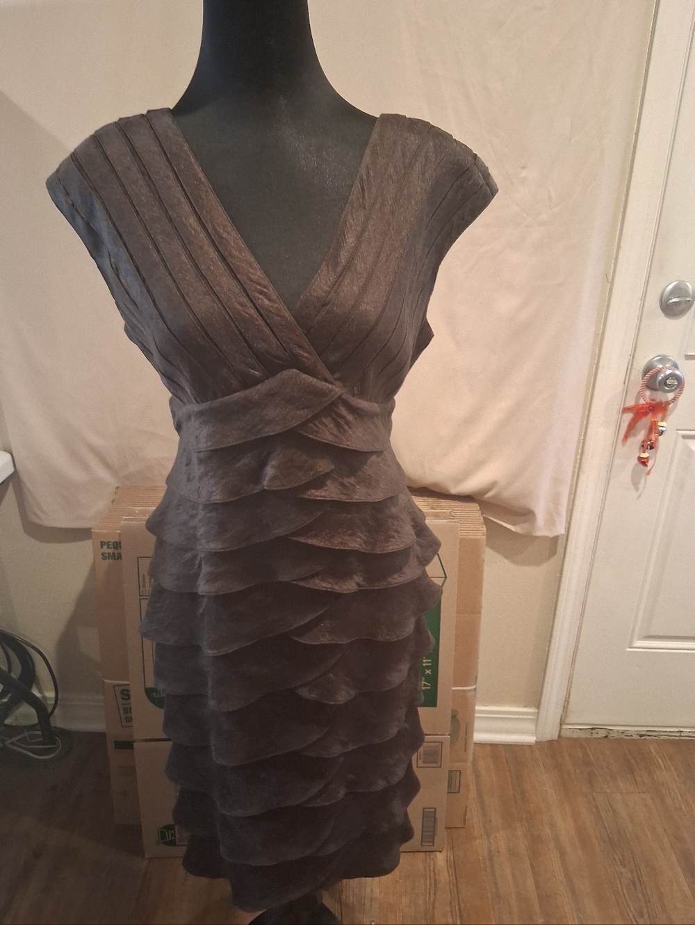 sku 324 Adrianna Papell Charcoal Layered V-Neck Midi Dress Size 8